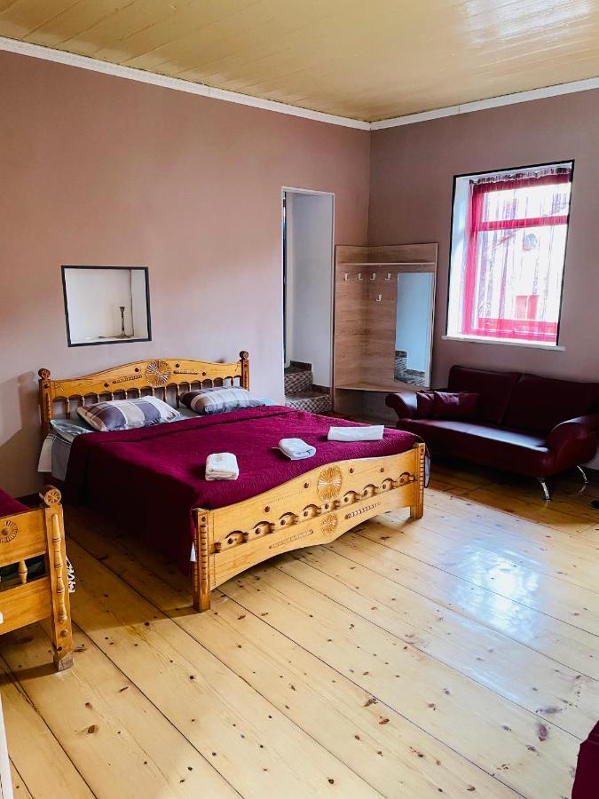 Travel Inn House Mestia • Მოგზაურის Სახლი מראה חיצוני תמונה