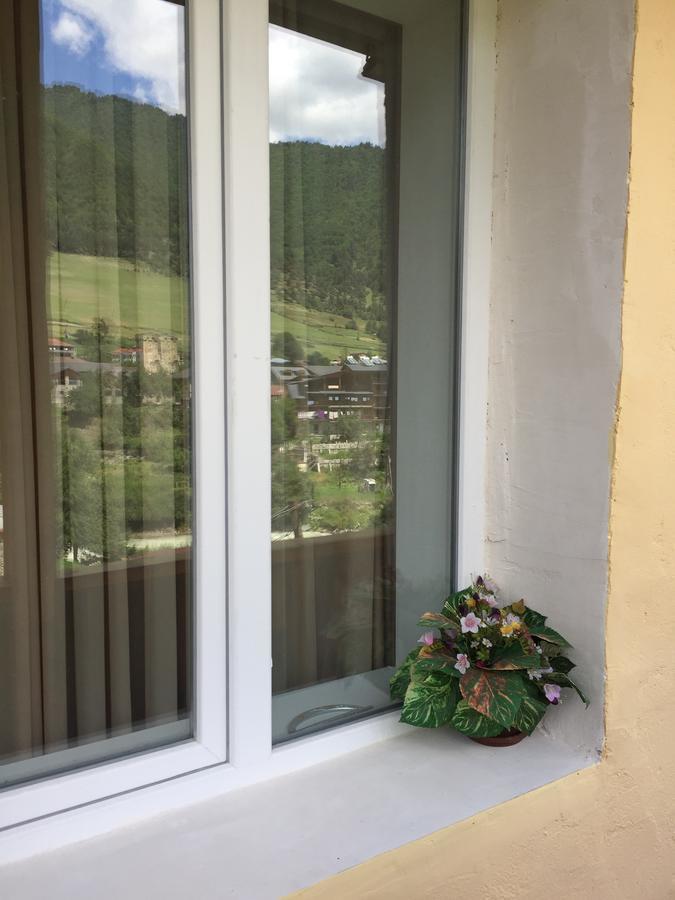 Travel Inn House Mestia • Მოგზაურის Სახლი מראה חיצוני תמונה
