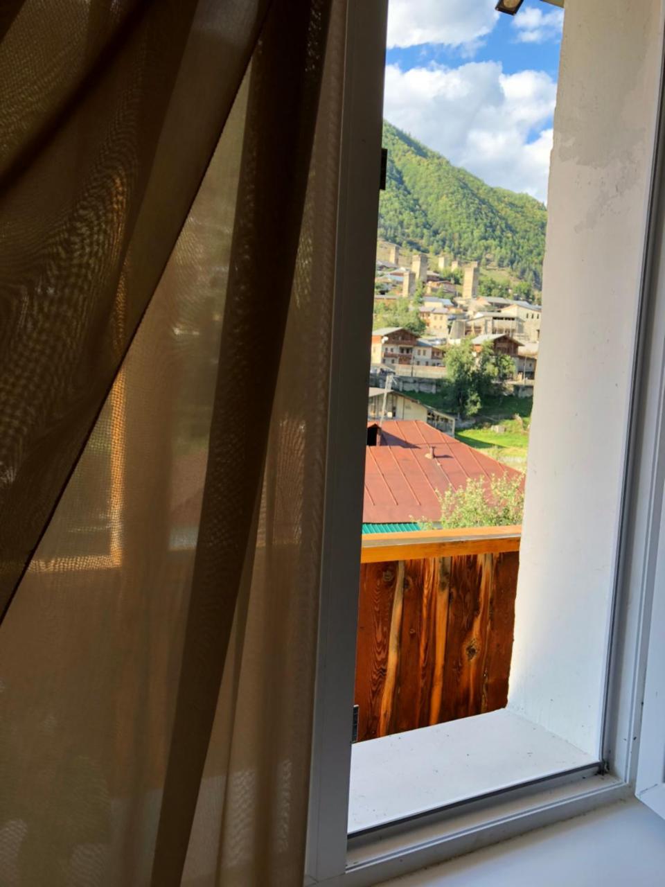 Travel Inn House Mestia • Მოგზაურის Სახლი מראה חיצוני תמונה