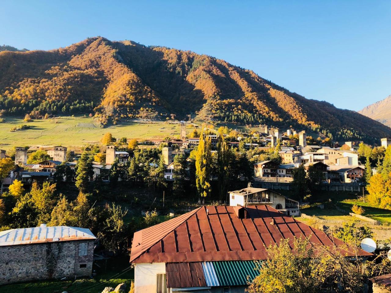 Travel Inn House Mestia • Მოგზაურის Სახლი מראה חיצוני תמונה